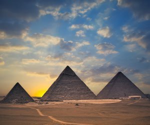 The Great Pyramids of Giza Wallpaper